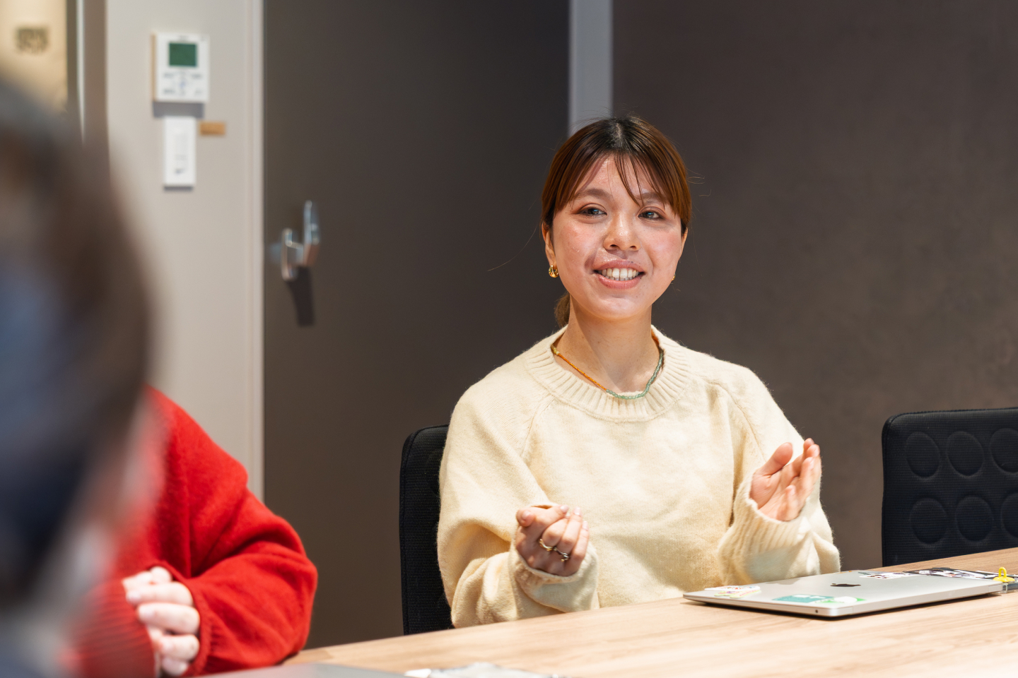 サイト制作をデパートにご依頼いただいた経緯をお話しされている、ひらく / 柴田さま